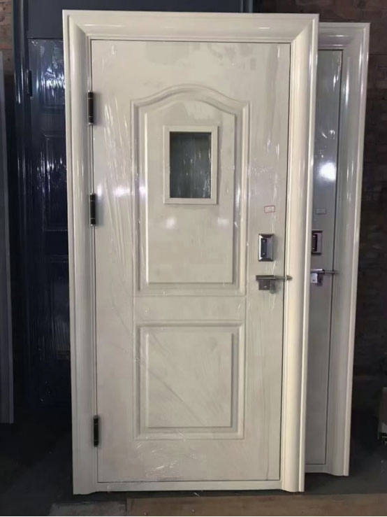 泾川学校教室门