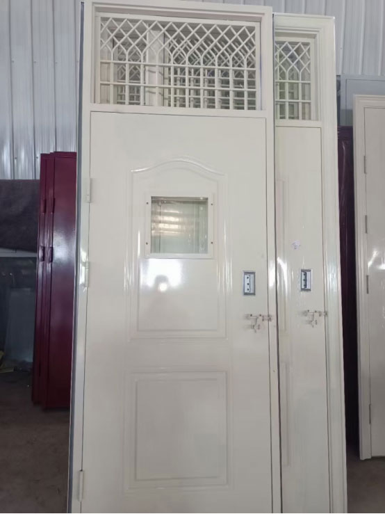 泾川学校教室门 泾川学校教室门
