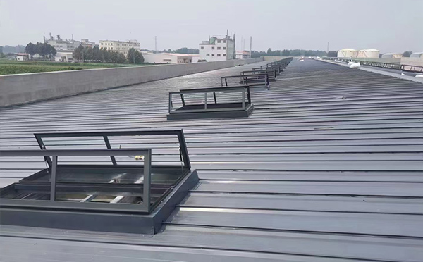 某中学室内体育馆泾川排烟窗改造项目